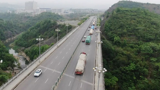 蘑菇视频免费版在线观看版鋁產業園投產，“歸雁經濟” 助力產業升級